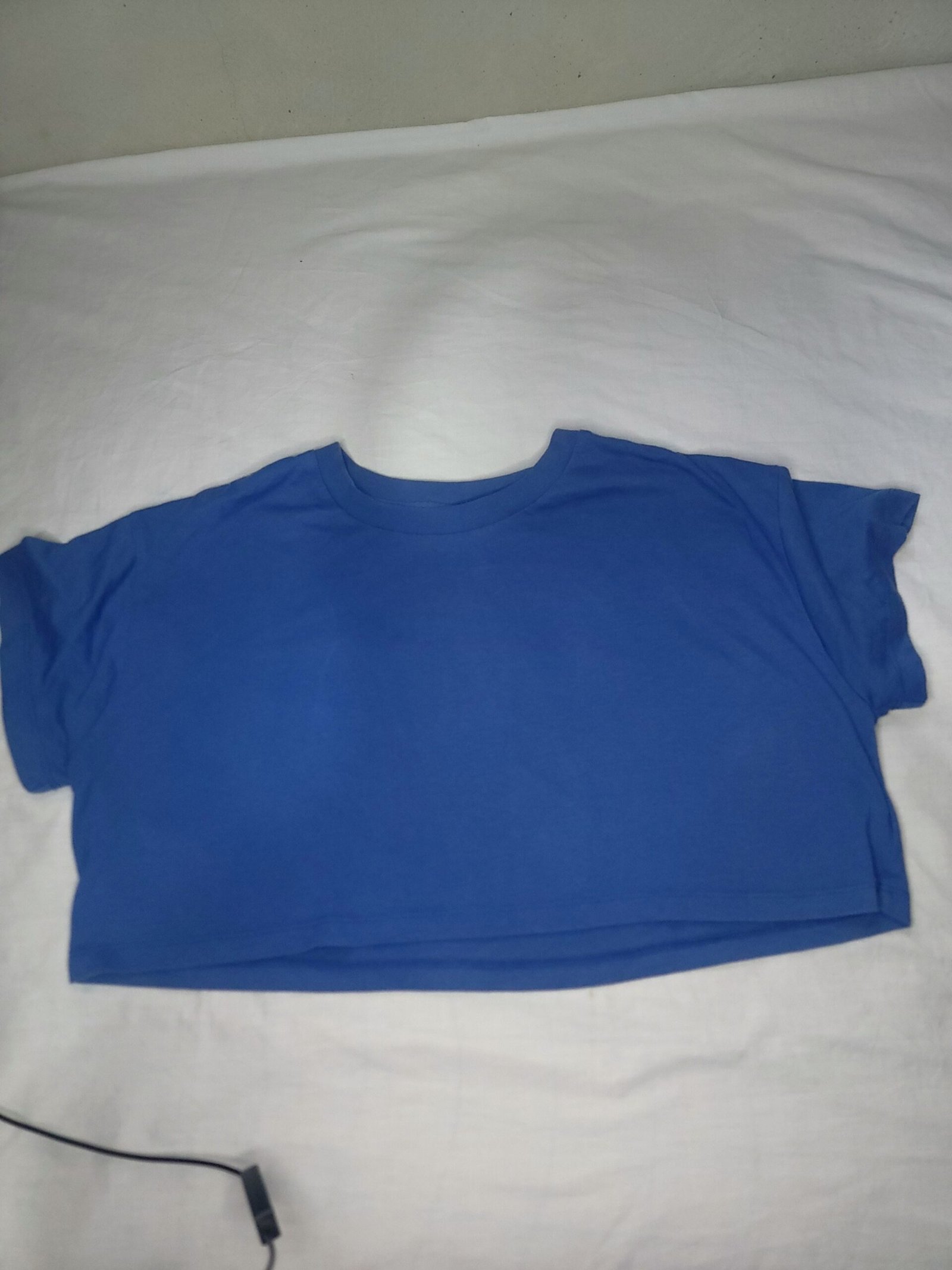 Crop top azul de manga corta y cuello redondo – Talla M - Imagen 2