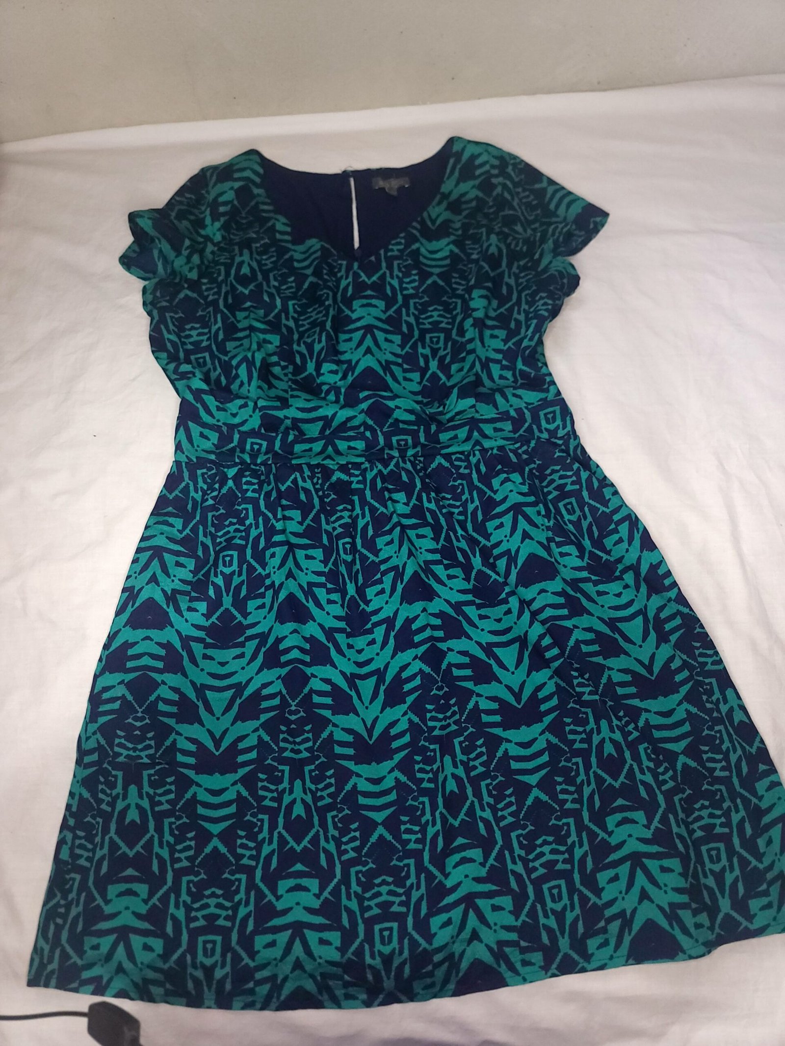 Vestido estampado verde turquesa y azul marino de manga corta – Talla L - Imagen 5