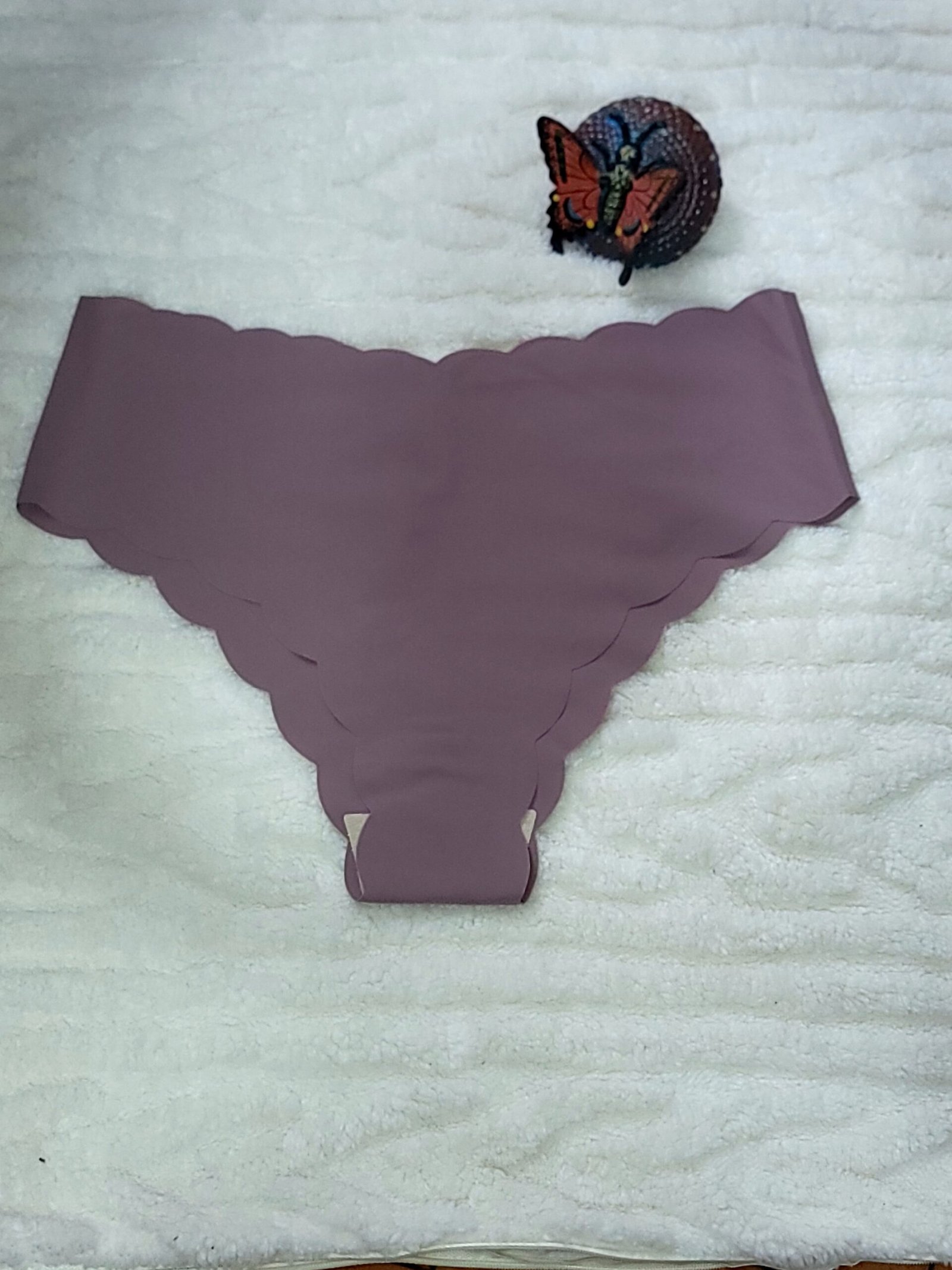 Calzón femenino de corte cómodo con bordes ondulados talla M - Imagen 3