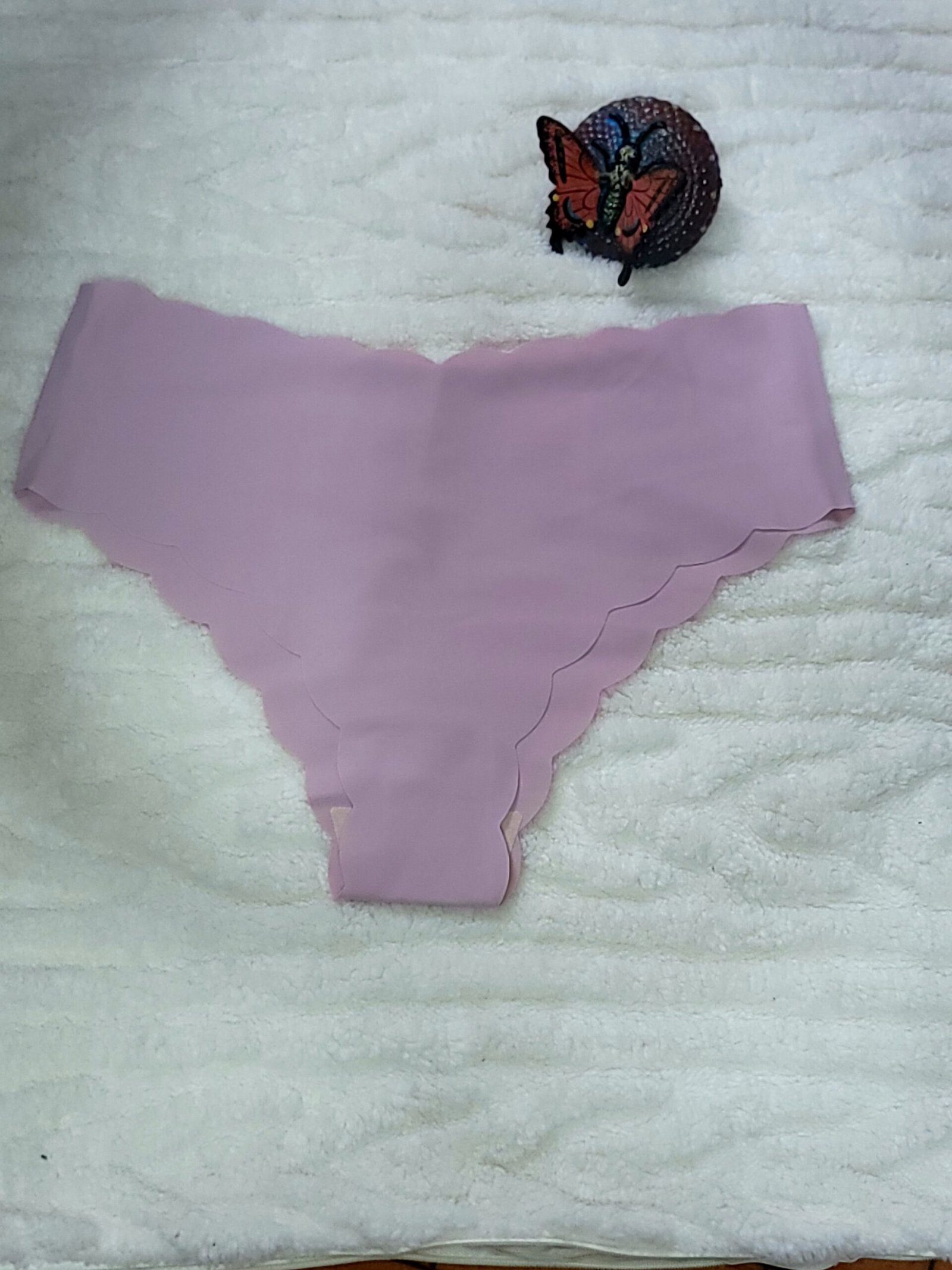 Calzón femenino de corte cómodo con bordes ondulados talla M - Imagen 4