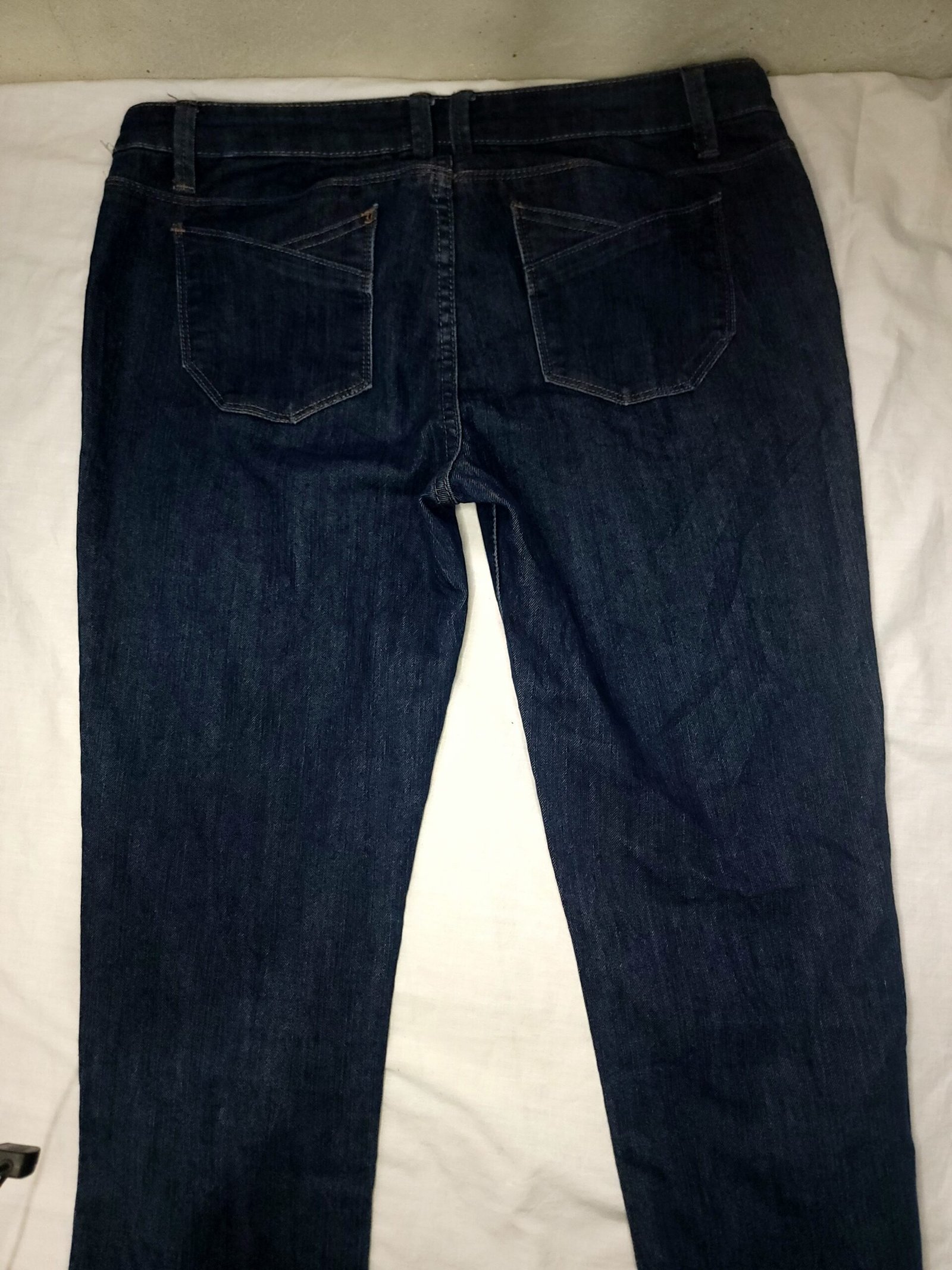 Jeans Skinny Azul Oscuro con Costuras en Contraste - Imagen 7