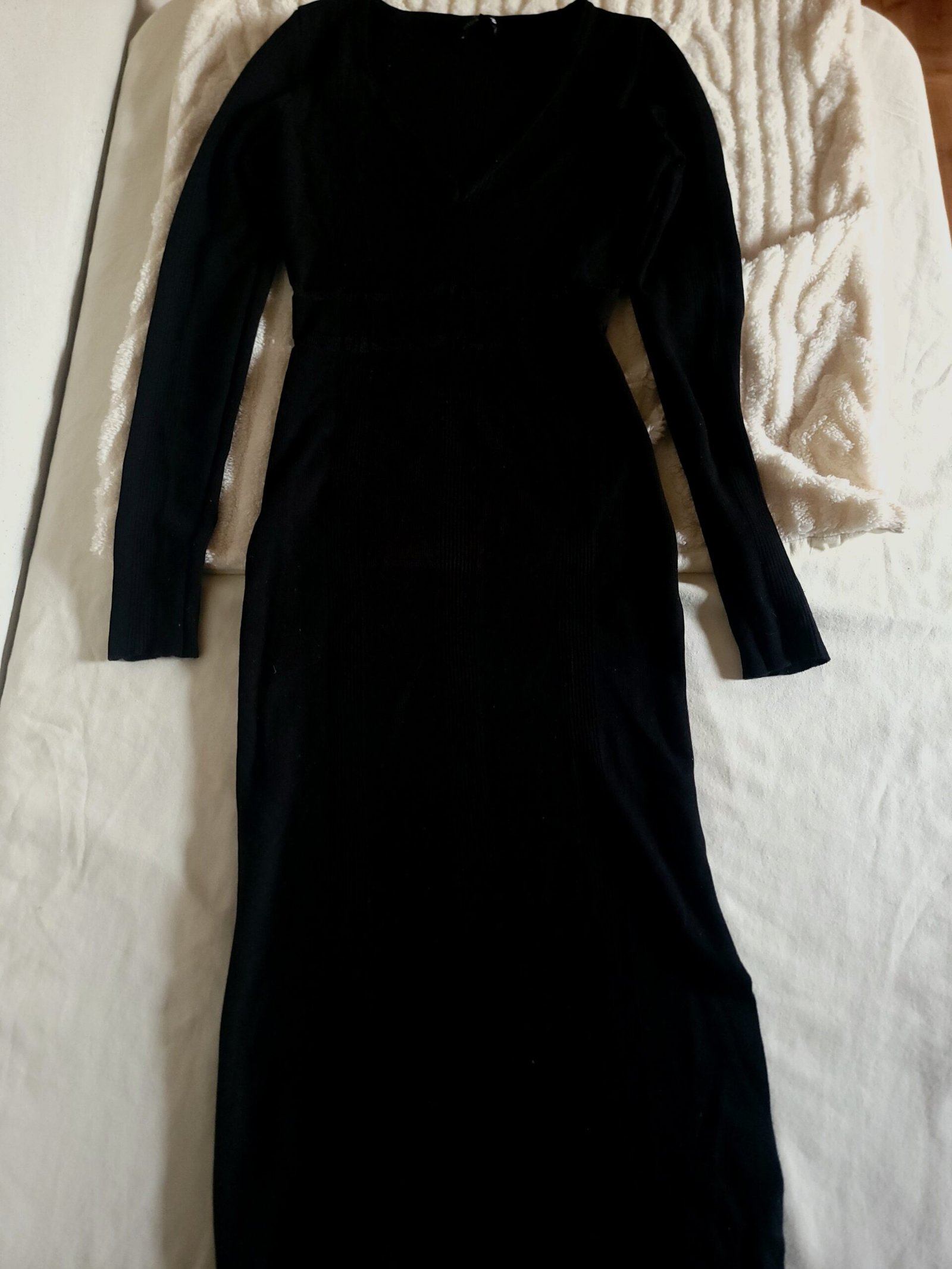 Vestido Negro de Manga Larga